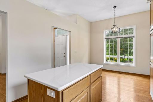 10356 Lancaster Lane, Woodbury, MN 55129