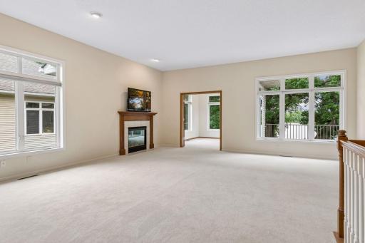 10356 Lancaster Lane, Woodbury, MN 55129