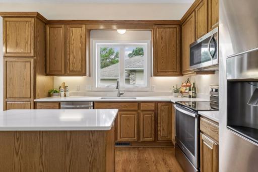 10356 Lancaster Lane, Woodbury, MN 55129