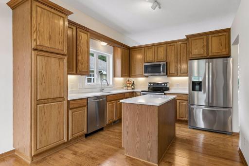 10356 Lancaster Lane, Woodbury, MN 55129