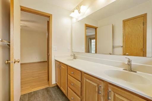 2337 Manuela Drive, Chaska, MN 55318