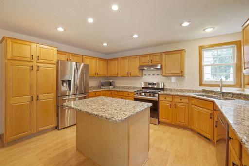 2337 Manuela Drive, Chaska, MN 55318