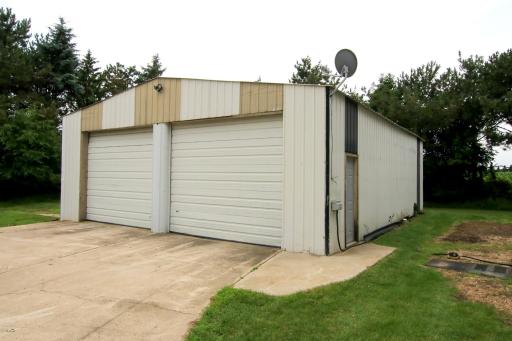 21915 County Road 7, Hutchinson, MN 55350