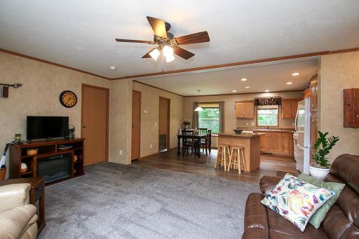 21915 County Road 7, Hutchinson, MN 55350