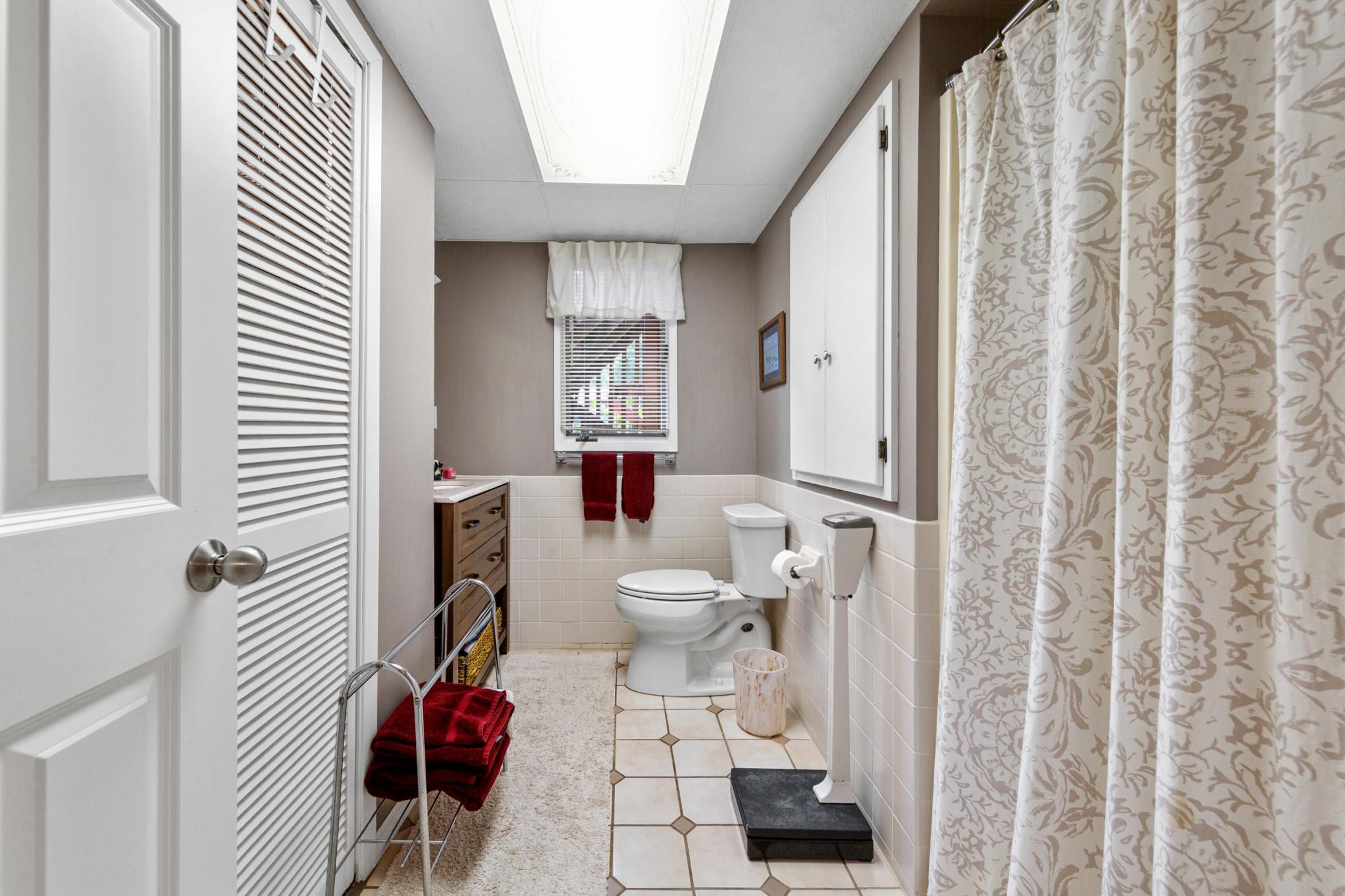 lower level 3/4 bathroom