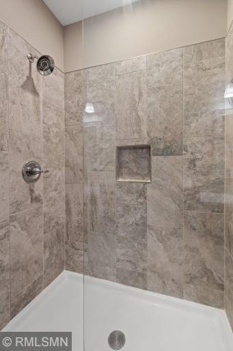 605 Liberty Way, Vadnais Heights, MN 55127