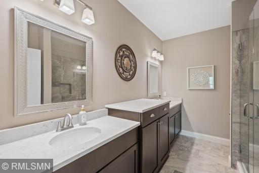 605 Liberty Way, Vadnais Heights, MN 55127