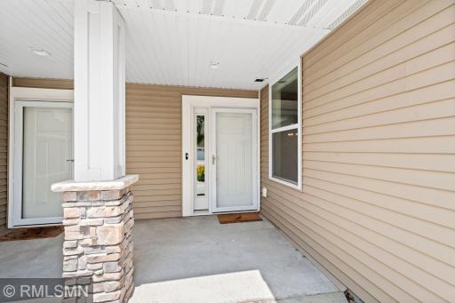 605 Liberty Way, Vadnais Heights, MN 55127