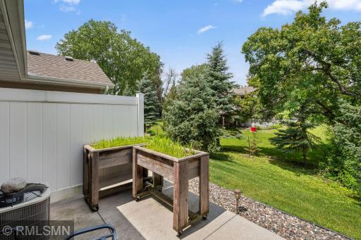 605 Liberty Way, Vadnais Heights, MN 55127