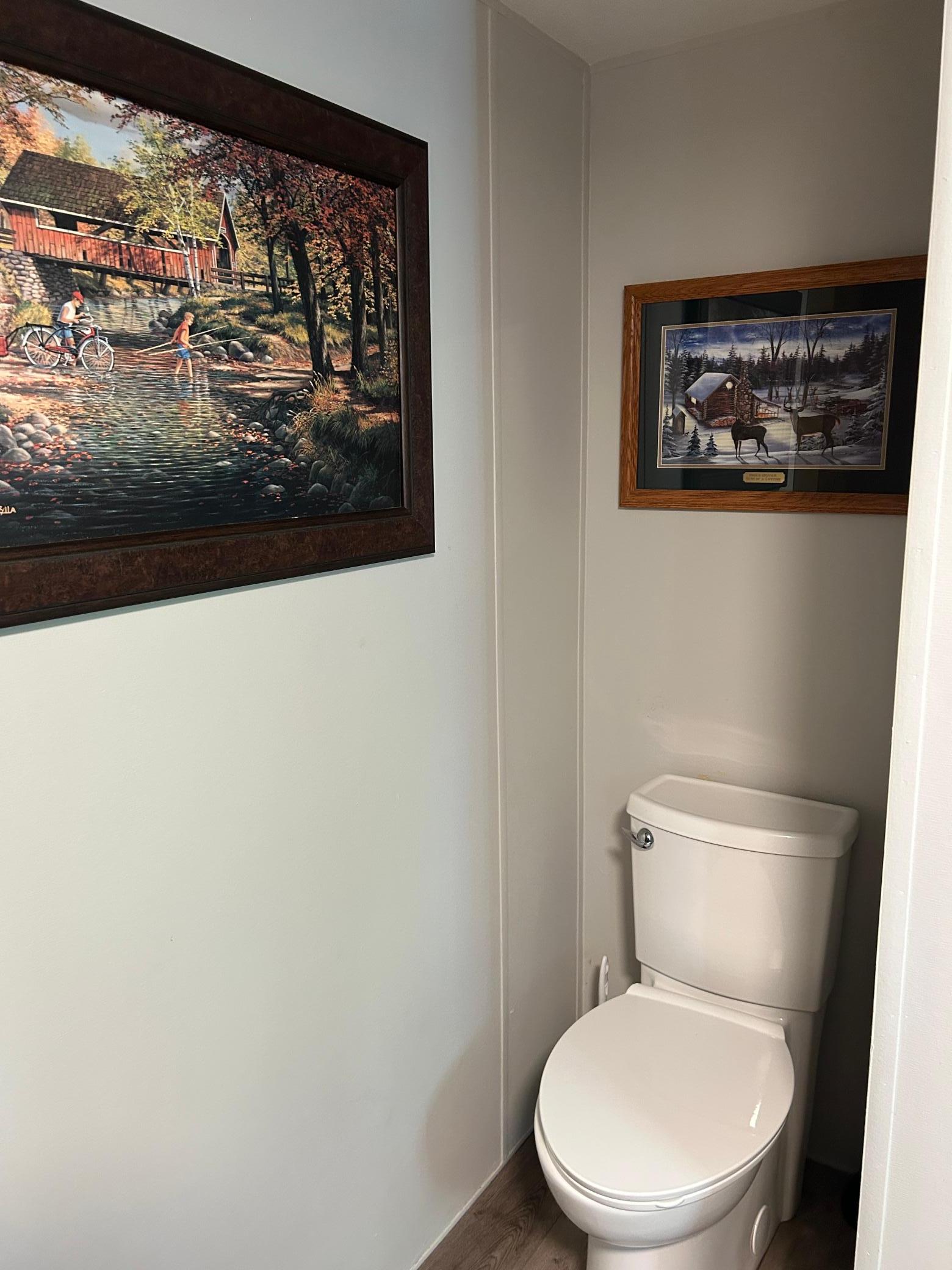 Another angle inside the full bathroom.