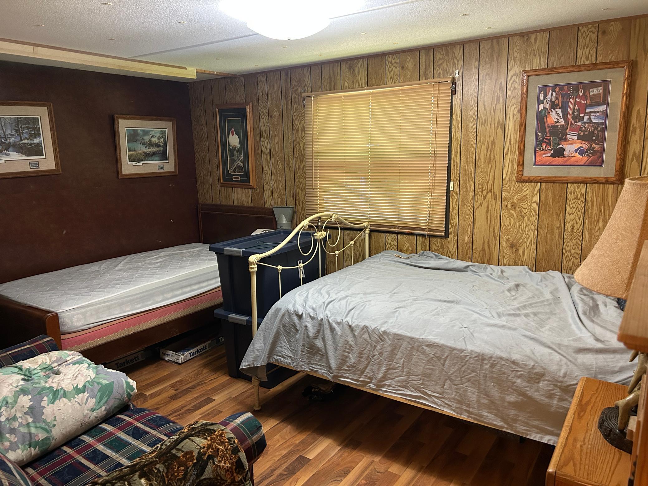 A peek into the second bedroom.