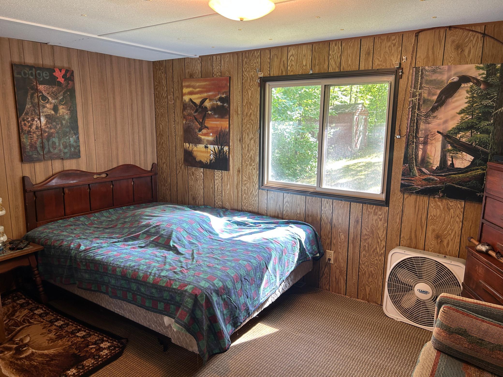 A look into the first bedroom.