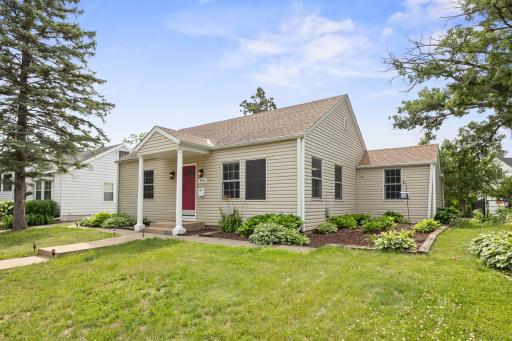 Welcome Home to 5709 W Lake Street