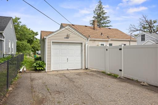 Detached Garage
