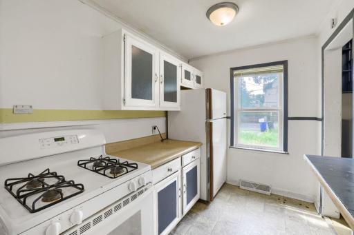 1024 Geranium Avenue E, Saint Paul, MN 55106