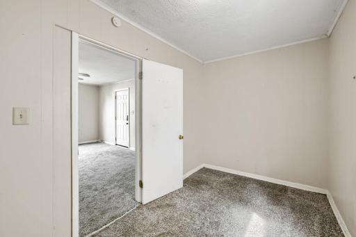 1024 Geranium Avenue E, Saint Paul, MN 55106