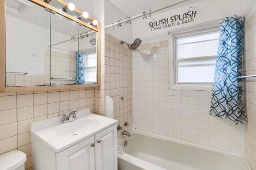 1024 Geranium Avenue E, Saint Paul, MN 55106