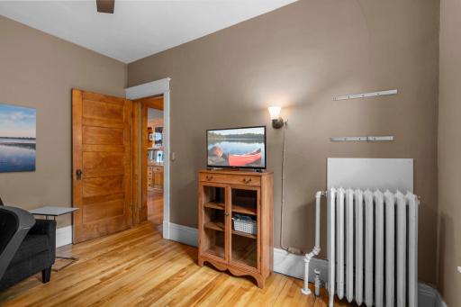 60-web-or-mls-1200 Laurel Ave-427.jpg