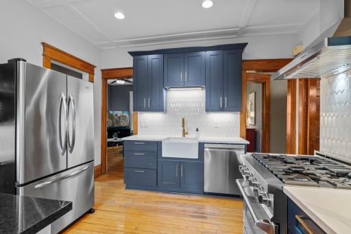 76-web-or-mls-1200 Laurel Ave-507.jpg