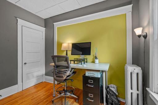 70-web-or-mls-1200 Laurel Ave-477.jpg