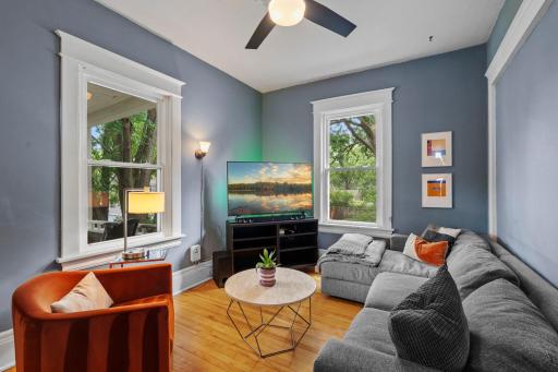 83-web-or-mls-1200 Laurel Ave-542.jpg