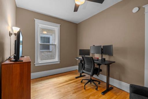 59-web-or-mls-1200 Laurel Ave-422.jpg