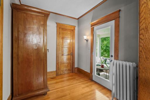 45-web-or-mls-1200 Laurel Ave-352.jpg