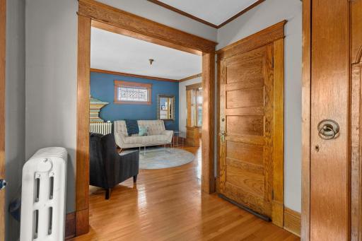46-web-or-mls-1200 Laurel Ave-357.jpg