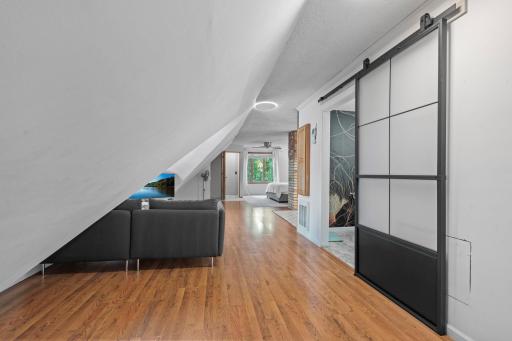110-web-or-mls-1200 Laurel Ave-672.jpg