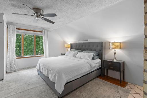 99-web-or-mls-1200 Laurel Ave-722.jpg