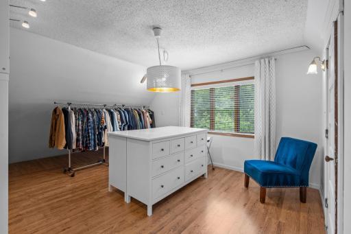 116-web-or-mls-1200 Laurel Ave-702.jpg