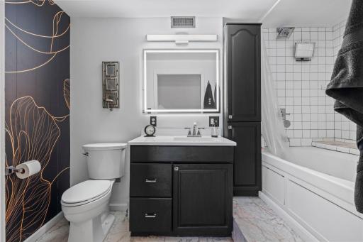 111-web-or-mls-1200 Laurel Ave-677.jpg