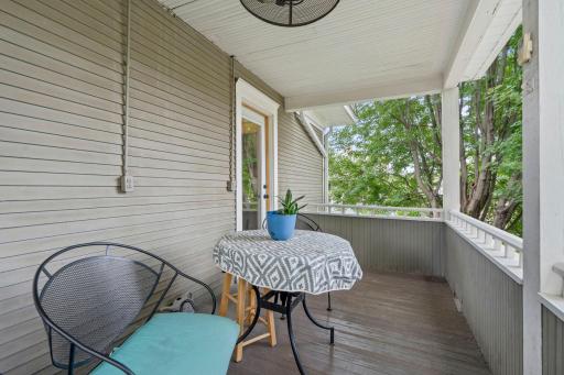 87-web-or-mls-1200 Laurel Ave-562.jpg