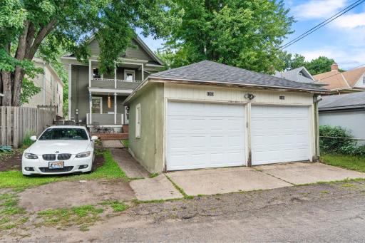 140-web-or-mls-1200 Laurel Ave-117.jpg
