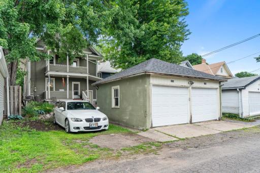 142-web-or-mls-1200 Laurel Ave-112.jpg