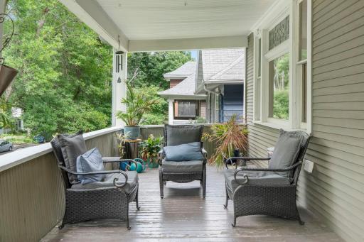 90-web-or-mls-1200 Laurel Ave-577.jpg