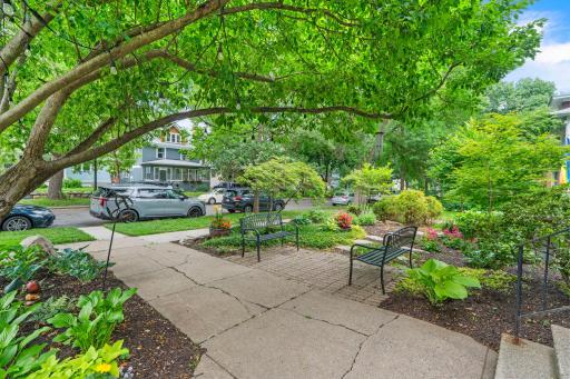 10-web-or-mls-1200 Laurel Ave-67.jpg