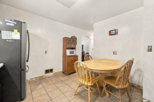 Eat-In Kitchen
