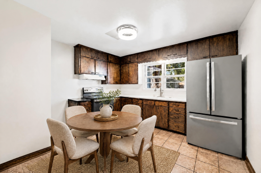 Virtually Staged - Eat-In Kitchen