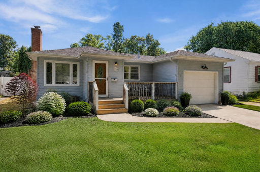 1614 6th Street S, Fargo, ND 58103