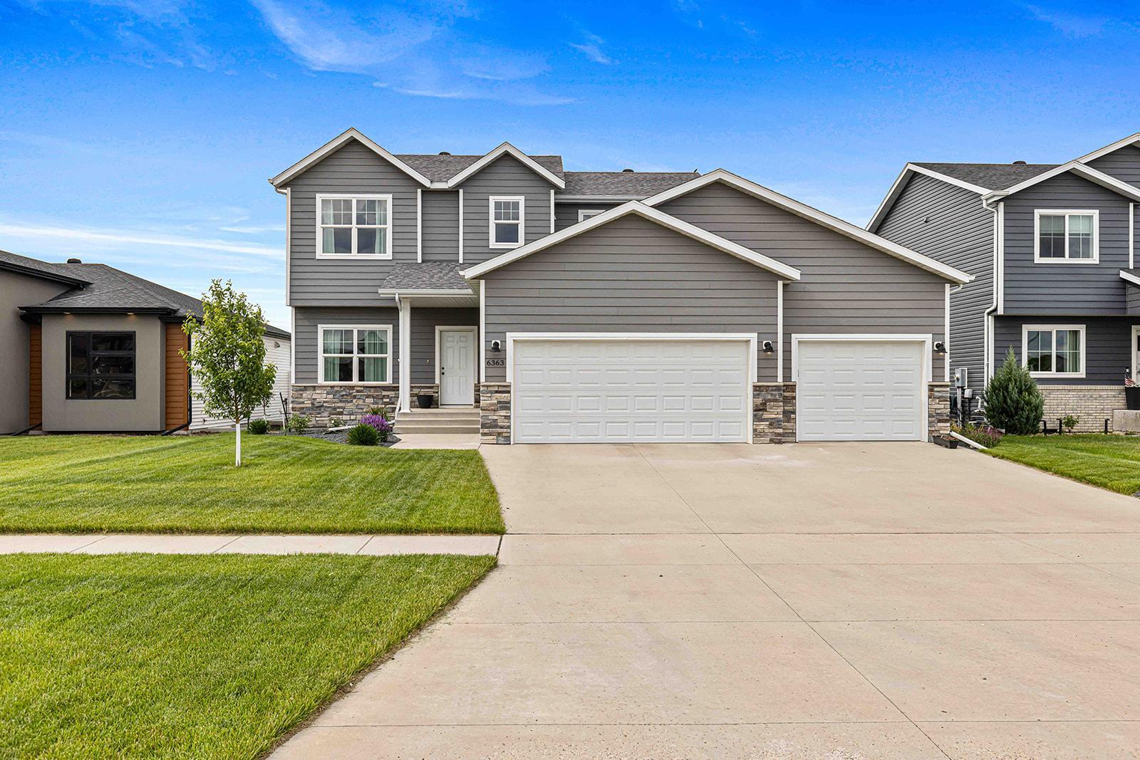 6363 54th Ave S Fargo-1.jpg