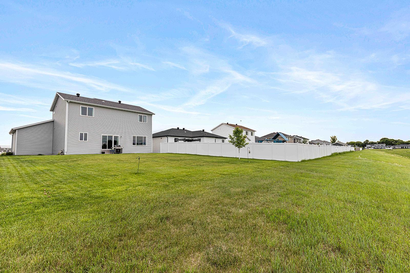 6363 54th Ave S Fargo-5.jpg