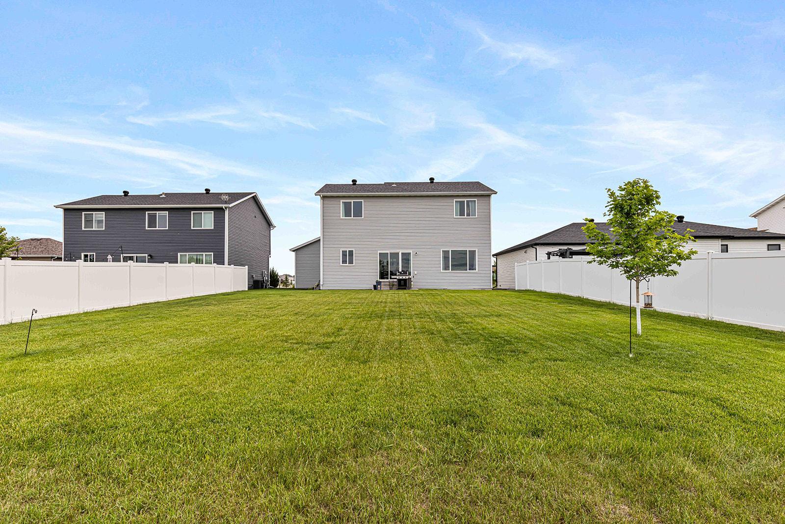 6363 54th Ave S Fargo-4.jpg