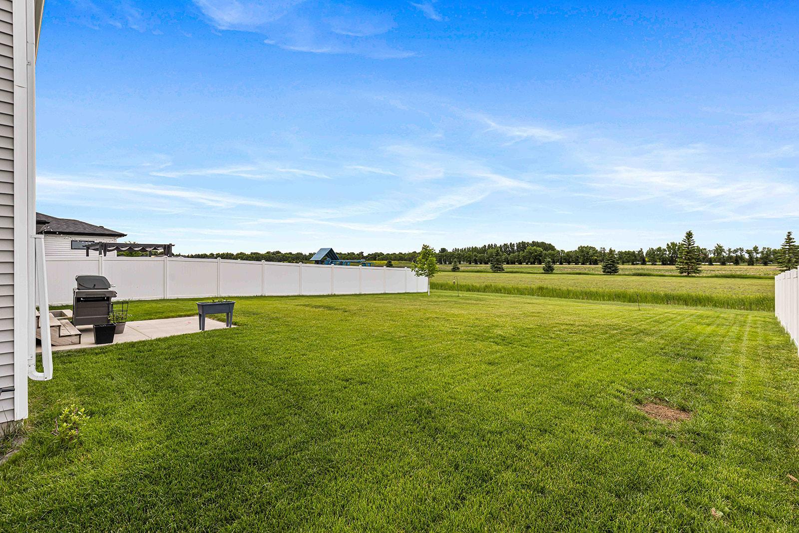 6363 54th Ave S Fargo-7.jpg