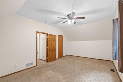 543 5th Avenue SW, Cambridge, MN 55008