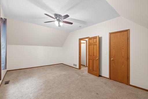 543 5th Avenue SW, Cambridge, MN 55008