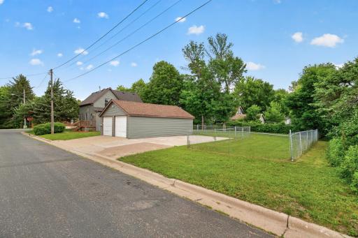 543 5th Avenue SW, Cambridge, MN 55008