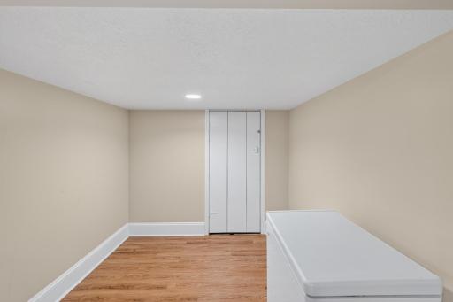 413 3rd Avenue E, Shakopee, MN 55379