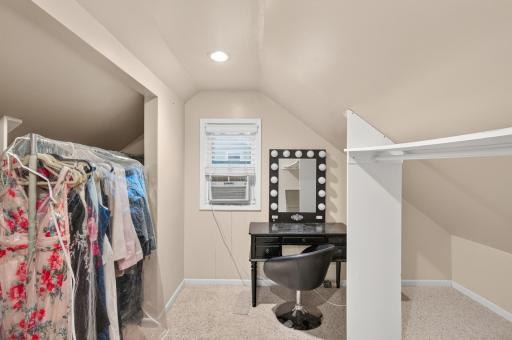 413 3rd Avenue E, Shakopee, MN 55379
