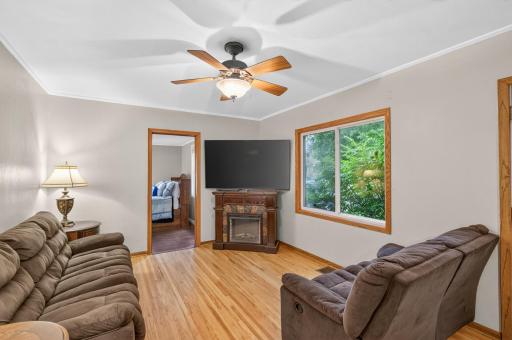 413 3rd Avenue E, Shakopee, MN 55379